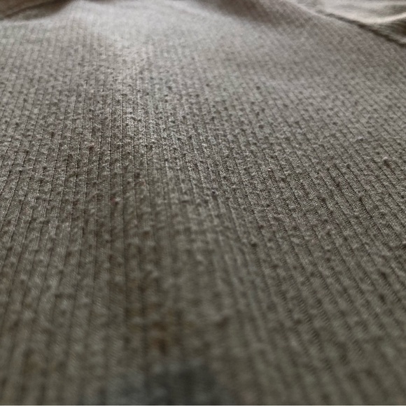 a.n.a Forest Green V-Neck Henley | Y2K - Picture 4 of 7